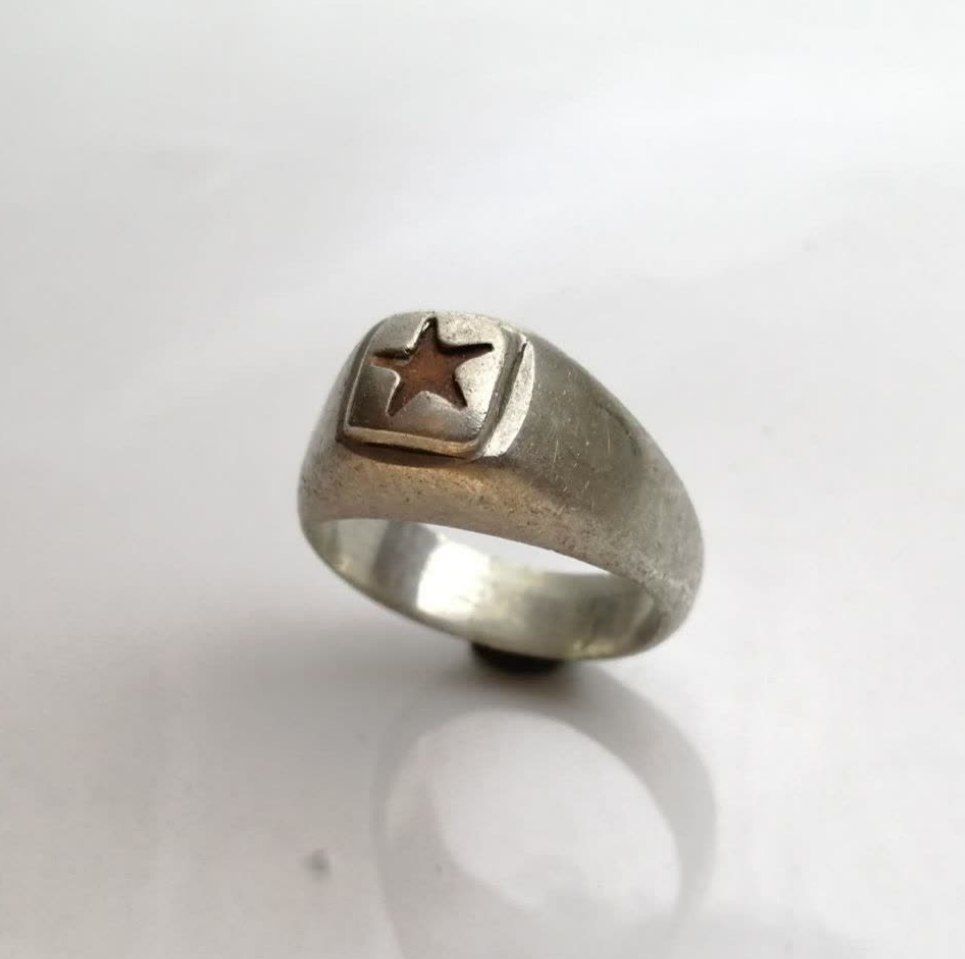 انگشتر حرز کهنه امام جواد کامل و 14 معصوم کامل روی پوست آهو کار استاد پرچمی (پدر) انگشتر حرز کهنه امام جواد کامل و 14 معصوم کامل روی پوست آهو کار استاد پرچمی (پدر)